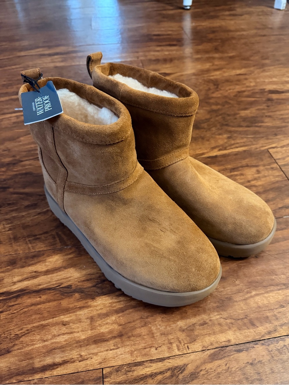 New UGG Classic Mini Waterproof Suede Women’s Size 9.5 Chestnut brown